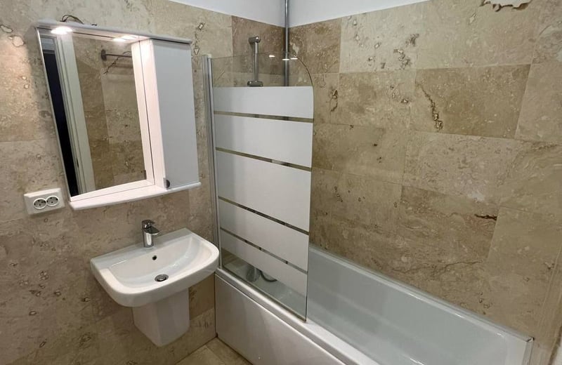 Vermietung eines gemütlichen Studio-Apartments mit separatem Zimmer und Balkon, Bukarest, Rumänien
